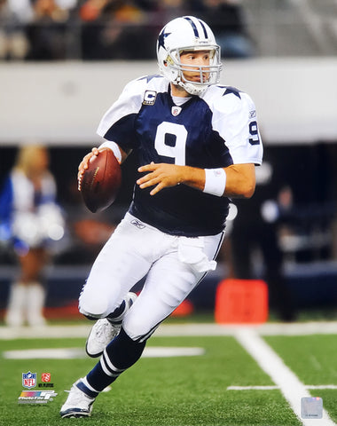Tony Romo "Throwback Rollout" (2011) Dallas Cowboys Premium Poster - Photofile 16x20