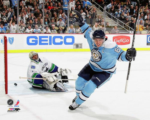 Sidney Crosby "Beats Luongo" (2010) Pittsburgh Penguins Poster - Photofile 16x20