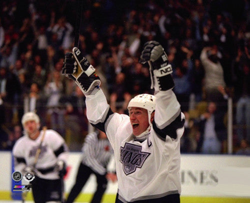 Wayne Gretzky "802nd Goal Celebration" Los Angeles Kings Premium Poster Print - Photofile Inc.