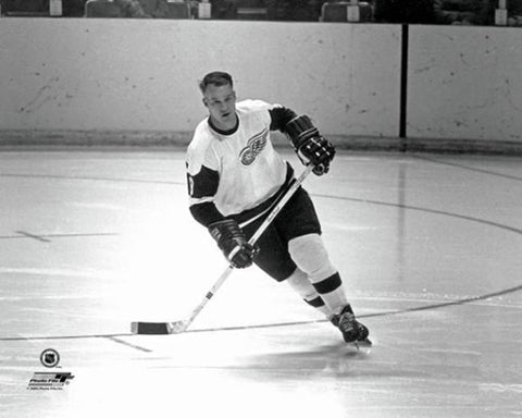 Gordie Howe "Red Wings Classic" (c.1961) Detroit Red Wings Premium Poster Print - Photofile Inc.