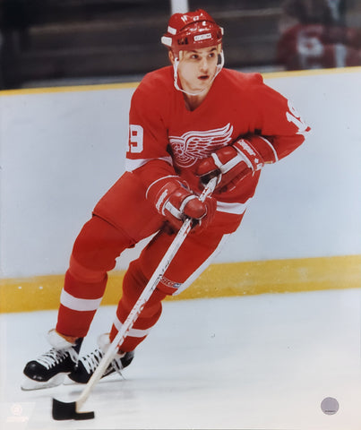 Steve Yzerman "Red Wings Classic" (1985) 20x24 Poster Print - Photofile Inc.