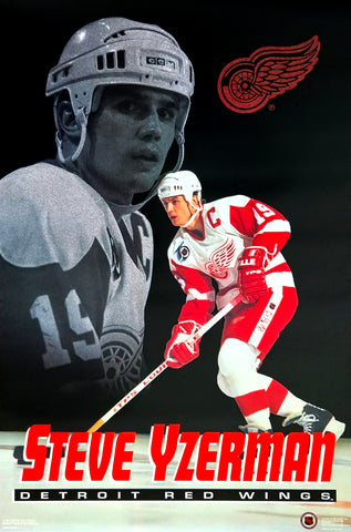 Steve Yzerman "Superstar" Detroit Red Wings 1992 NHL Action Poster - Costacos Final Stock Collection