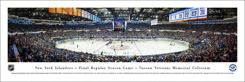 New York Islanders Final Regular-Season Game at Nassau Coliseum Panoramic Poster Print (4/11/2015)