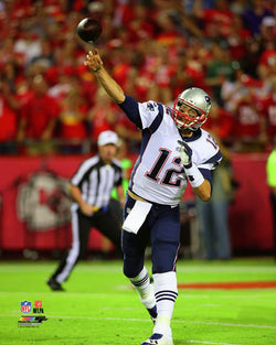 Tom Brady "Long Bomb" New England Patriots Premium Poster - Photofile 16x20