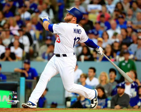 ERIC GAGNE LOS ANGELES DODGERS ACTION SIGNED 8x10