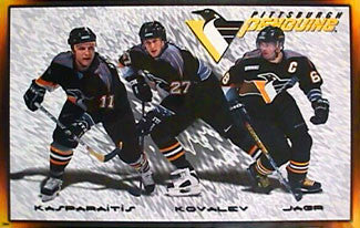 Ron Francis autographed hockey card (Pittsburgh Penguins) 1995