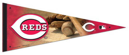 Wincraft Cincinnati Reds Pennant 2009 12 X 30 Preowned Wincraft Cincinnati Reds Pennant 2009 12 X 30 Preowned