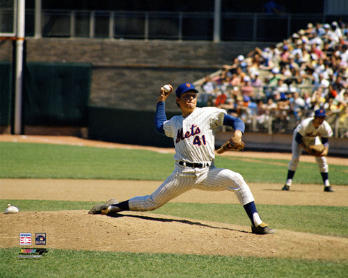 Mets Tom Seaver Warms Up Jets Joe Framed Print by New York Daily News  Archive - Pixels